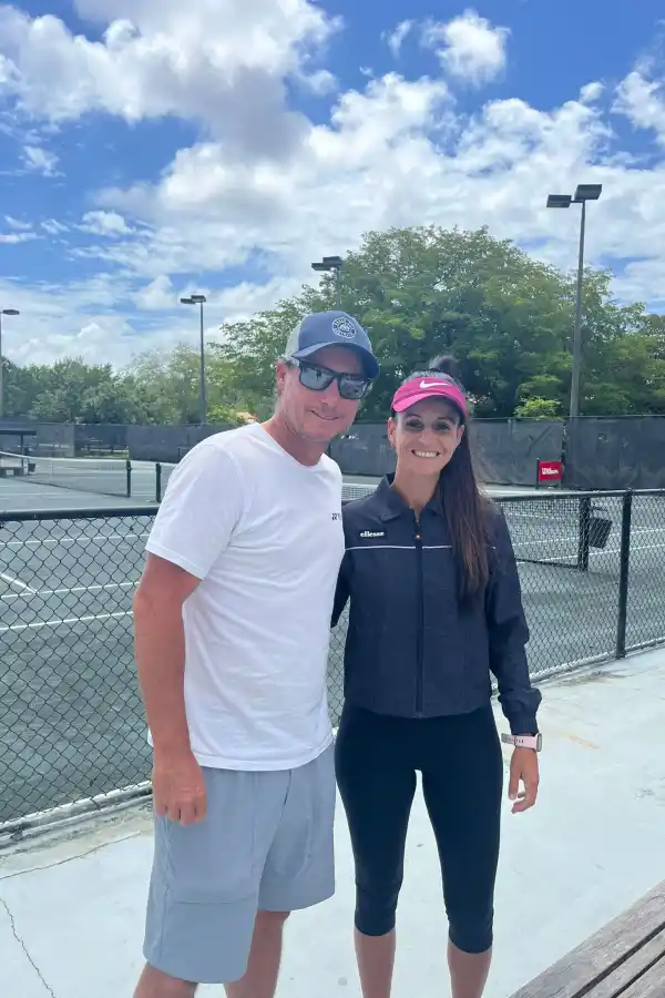 Es tucumana, vive en el exterior hace 25 años y comparte su experiencia en el tenis femenino