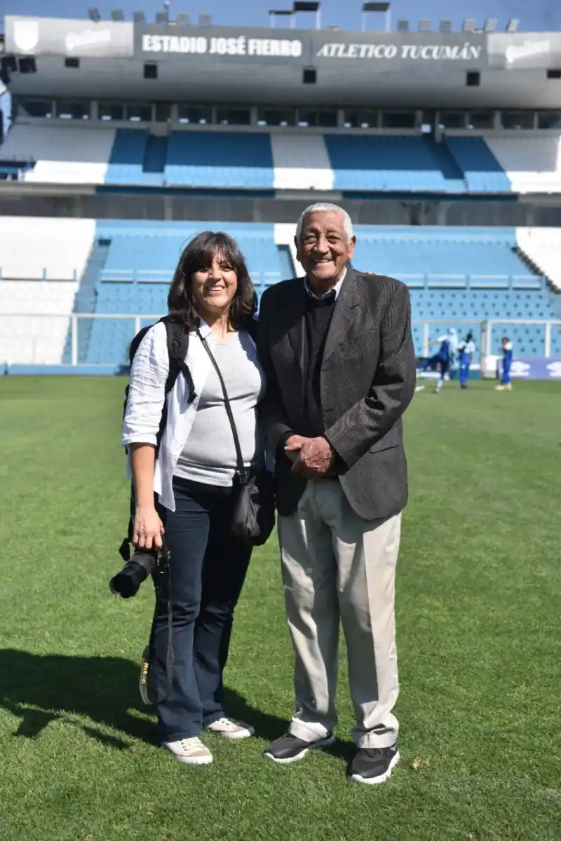 FAMILIA. Estela junto a su papá 