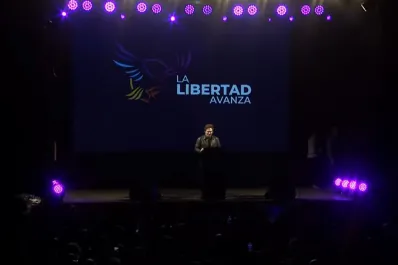 Milei arremetió contra la clase política y los medios de comunicación: “A los nuevos traidores se los va a tragar la tierra”