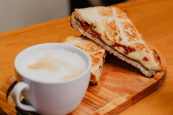 Bona Restó te espera con desayunos y meriendas ricos y abundantes, en pleno microcentro