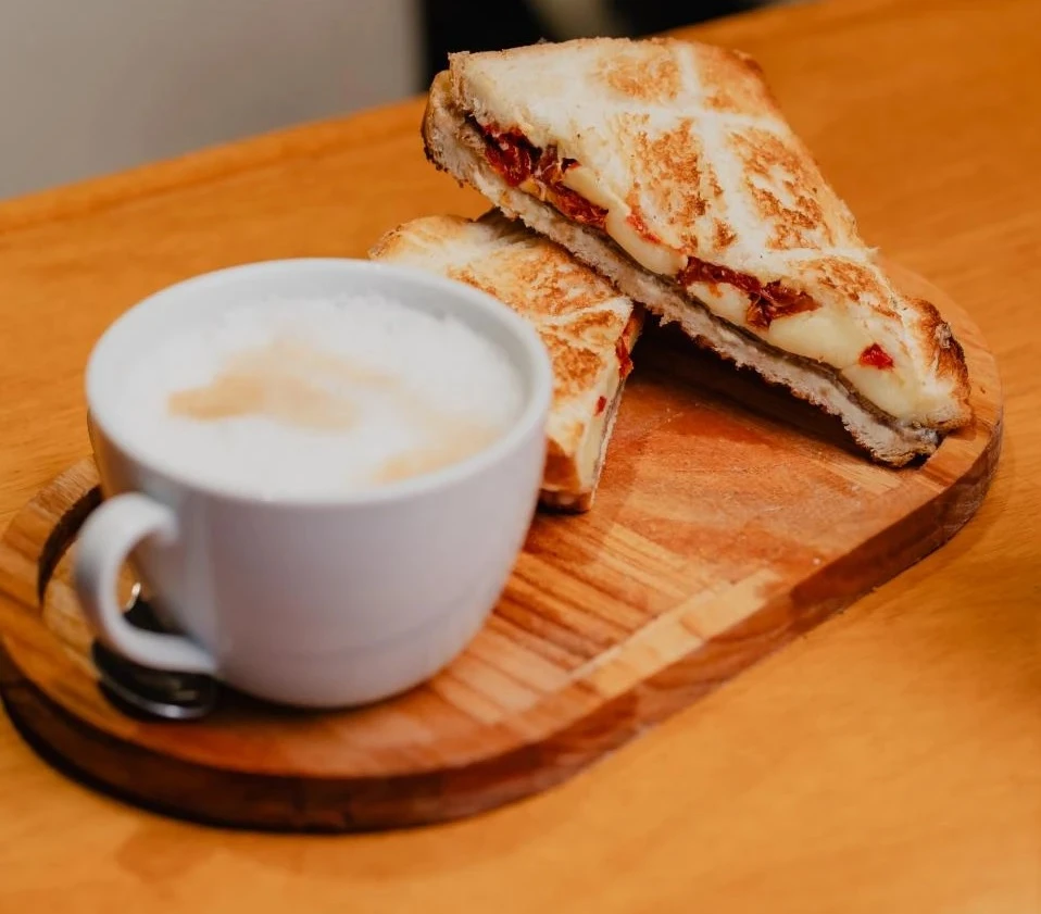 Bona Restó te espera con desayunos y meriendas ricos y abundantes, en pleno microcentro