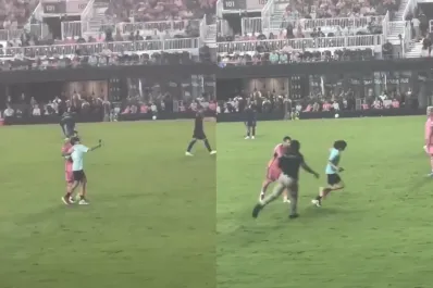 El llamativo gesto de Lionel Messi con un hincha que invadió la cancha de Inter Miami para pedirle una foto