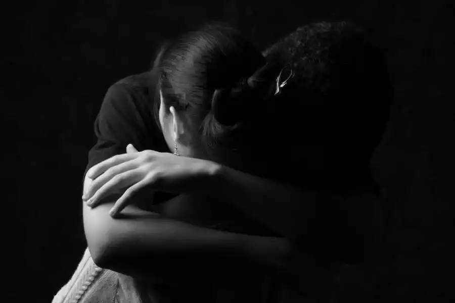 Las llamadas a la línea de asistencia al riesgo suicida se duplicaron