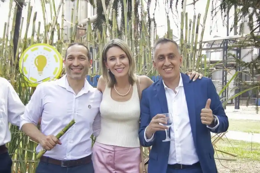 ALEGRES. Ignacio Velárdez, Catalina Rocchia Ferro y Juan José Macció.
