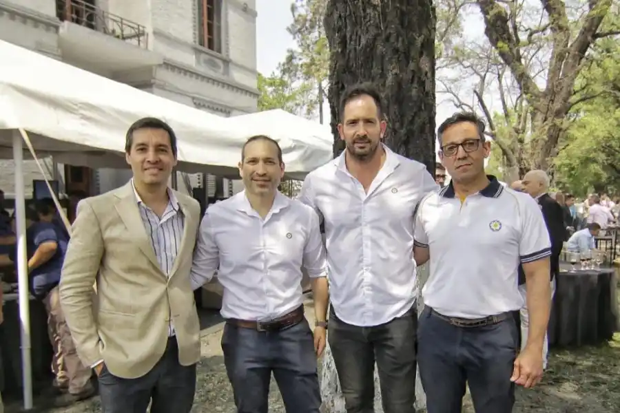 EN EL EVENTO. Diego Núñez, Velárdez, César Fazio y Roberto Albornoz.