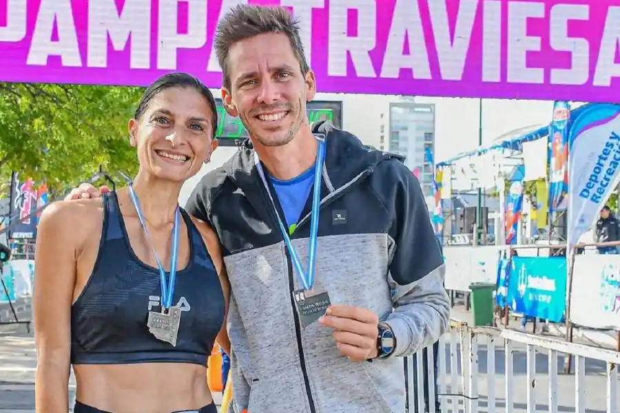 MISMA PASIÓN. Rossi se anotó en varias carreras junto a su pareja Juan Pablo Duran.