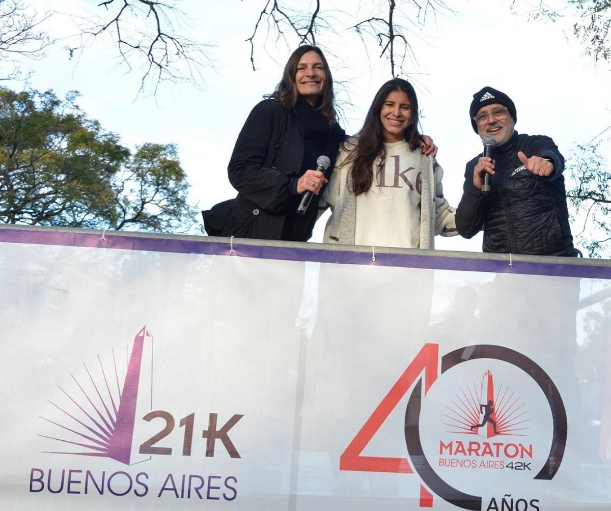 EN OTRO ROL. Durante la Maratón de Buenos Aires, Rossi realizó la conducción junto a otros reconocidos periodistas.