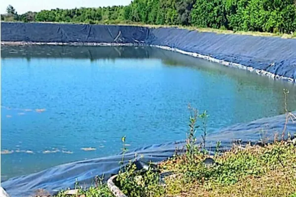 Se trata de ubicar al dueño de la laguna por el robo de agua