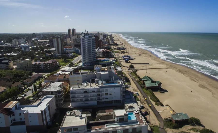 Vacaciones 2025: ¿cuánto costará alquilar una casa para cuatro personas en Villa Gesell durante el verano?