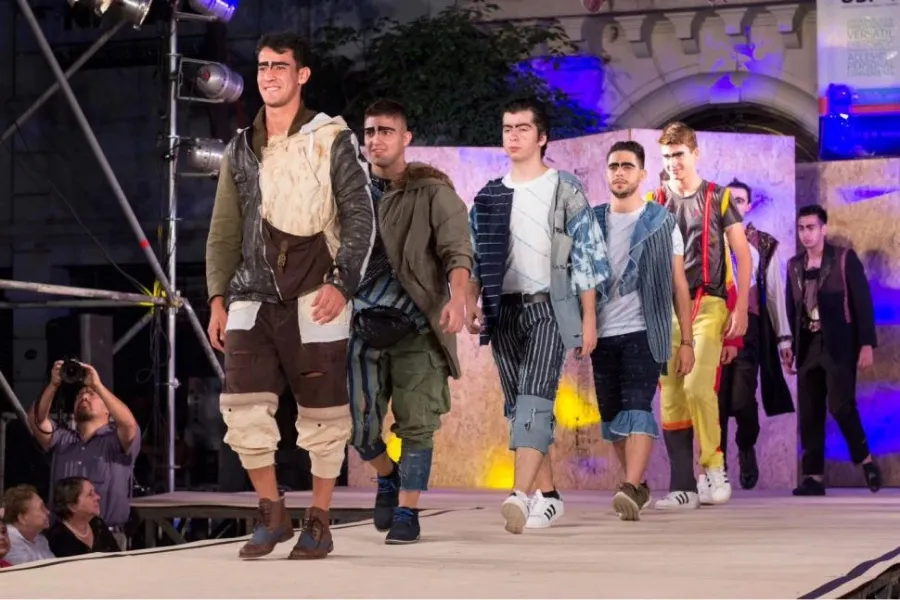 EL DESFILE DE DISEÑO. El cierre del Octubre Tecnológico será la muestra de los estudiantes de la carrera de Diseño Textil. / ARCHIVO, LA GACETA.