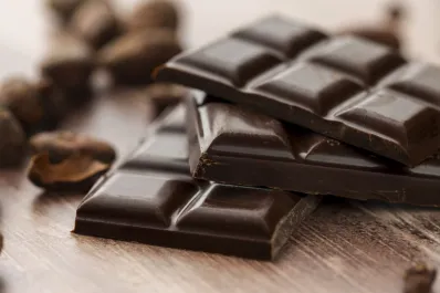 Seis beneficios del chocolate negro para la salud de la piel y el cabello