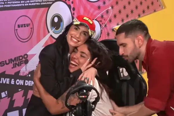 Lali Espósito visitó el programa de su hermana Anita y las dos terminaron emocionadas