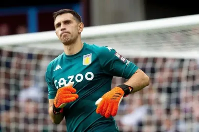 Así fue la brillante actuación de Dibu Martínez en la Champions League