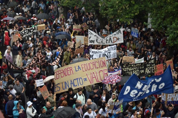 Las lecciones de la puja universitaria: comunicar es explicar, no ladrar