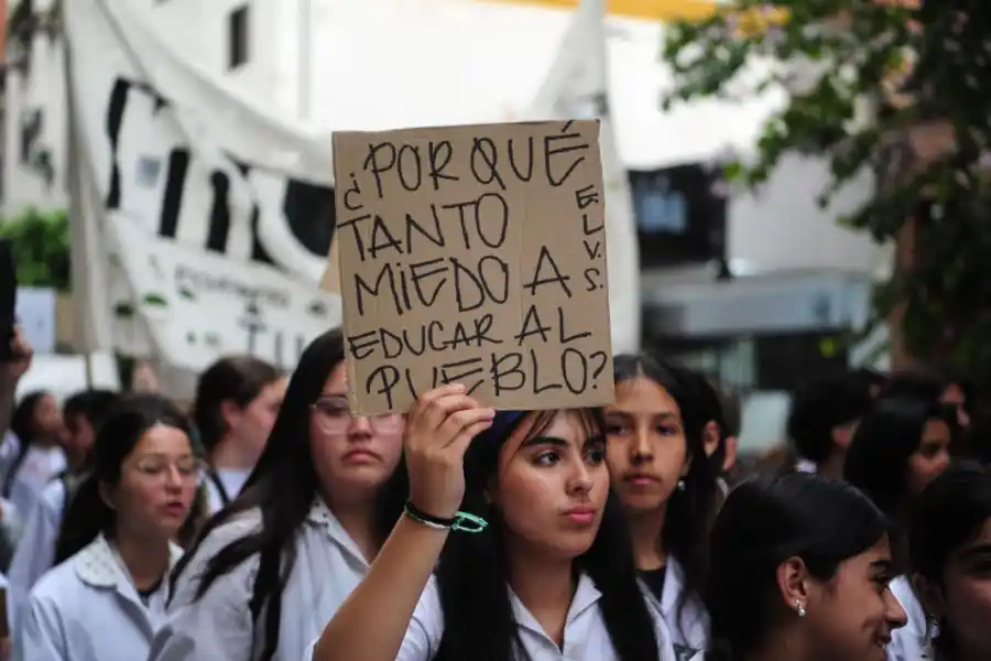 PREGUNTA. Los estudiantes secundarios también estuvieron presentes. / LA GACETA, DIEGO ARÁOZ.