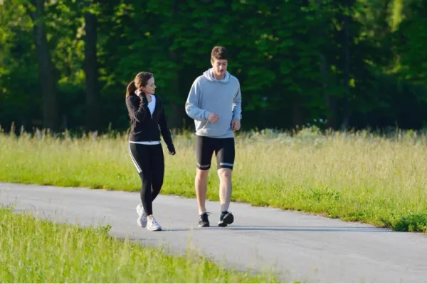 ¿Cuántos kilos podés bajar caminando 30 minutos diarios en un mes?
