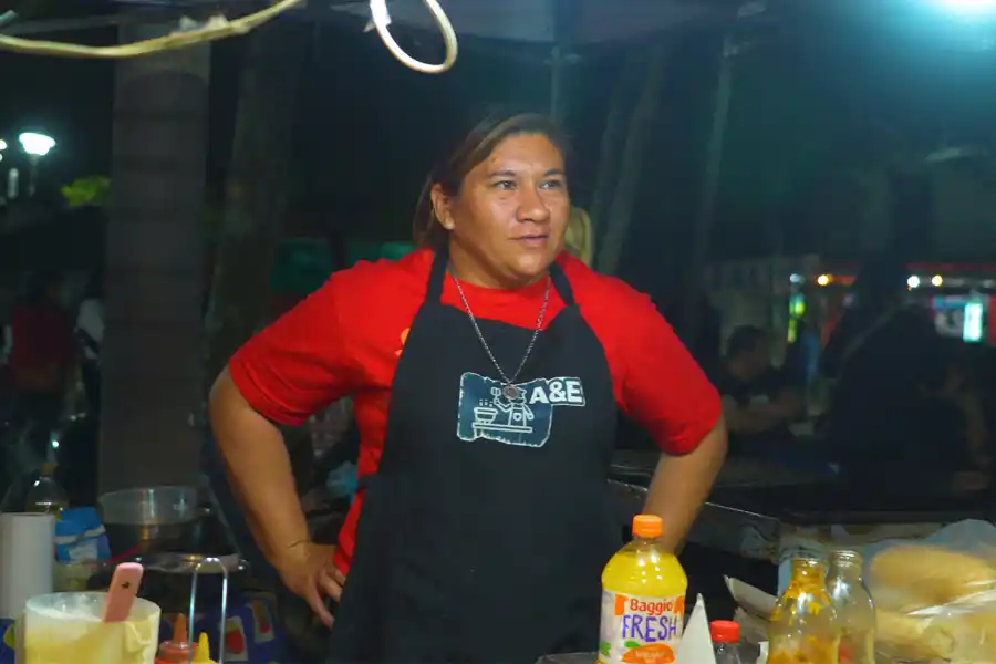  Jesica se llevó un premio por su velocidad en el armado del sánguche, con un tiempo de 10 segundos 