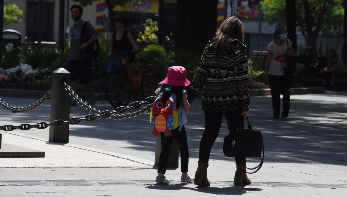 EN POCAS HORAS. La temperatura subiría casi 20 grados hasta la siesta en Tucumán.