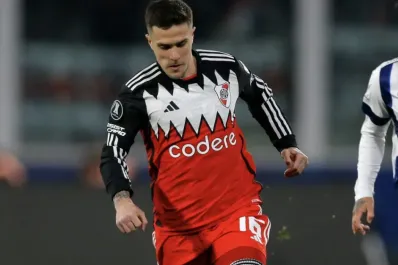 Conflicto en puerta por Fabricio Bustos: Independiente reclamará una deuda de casi medio millón de dólares