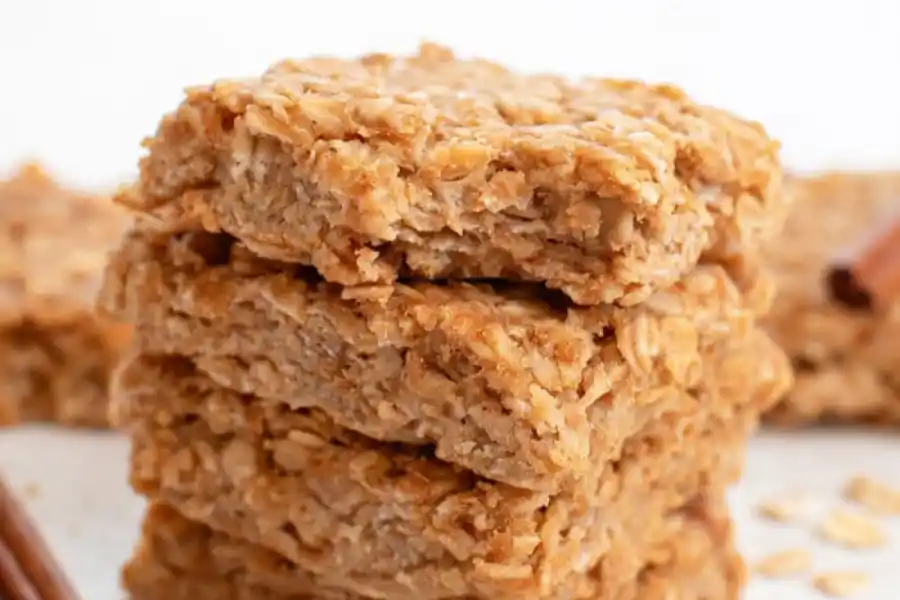Barras de avena, canela y manzana en tan solo cinco minutos.