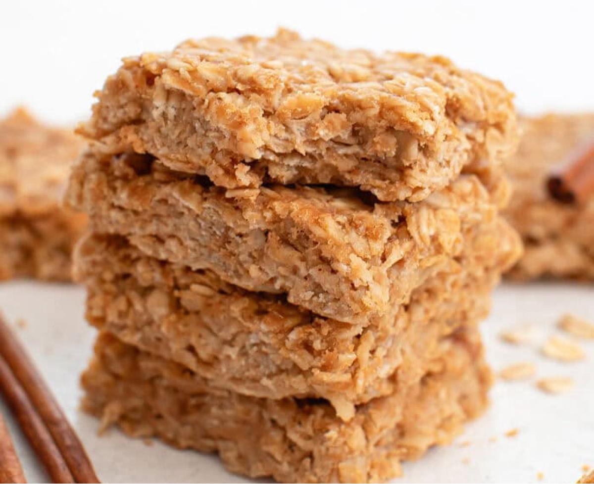 Barras de avena, canela y manzana en tan solo cinco minutos.