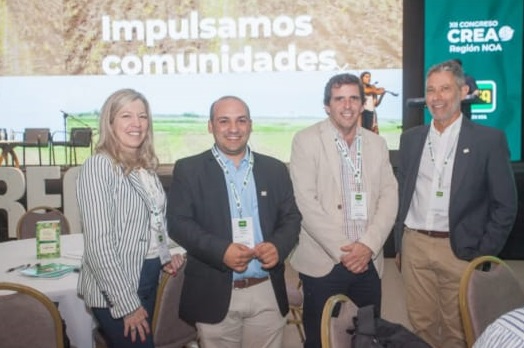 Matilde Bunge (Vicepresidente de AACREA), Gustavo García (Presidente congreso CREA Región NOA XII edición); Jorge Sáenz Rozas (Presidente AACREA); Andrés Pariz (Vocal CREA Región NOA).