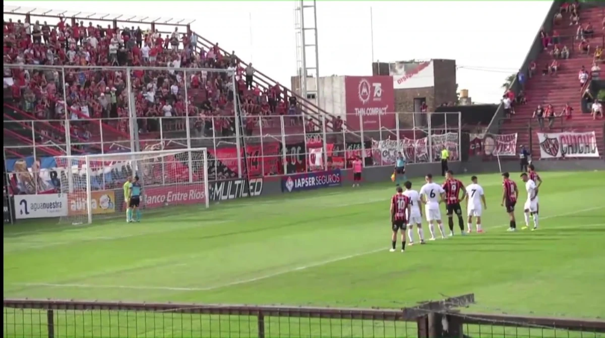 Video: el penal que falló Emanuel Dening en el duelo entre Patronato y San Martín de Tucumán