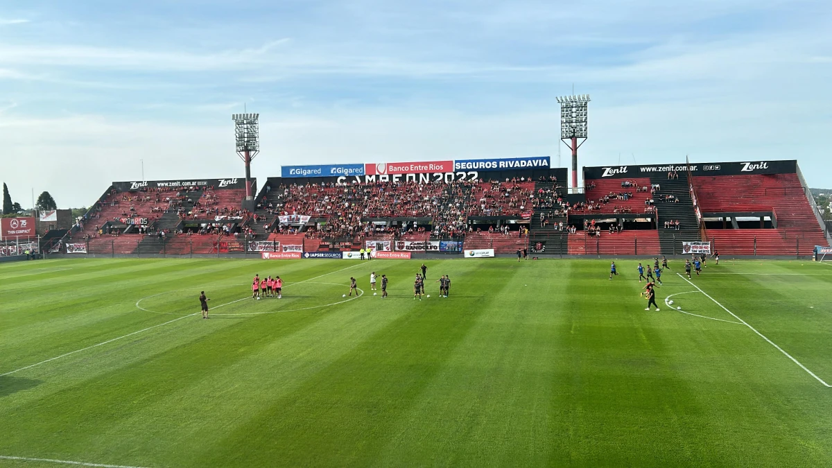 TODO LISTO PARA EL ENCUENTRO. Así está el campo de juego de Patronato para el duelo frente a San Martín.