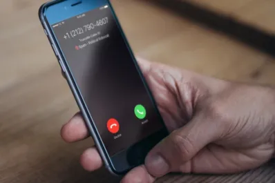 Cinco razones por las que los jóvenes no contestan el teléfono, según la psicología