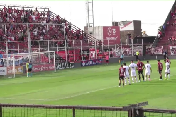 Video: el penal que falló Emanuel Dening en el duelo entre Patronato y San Martín de Tucumán