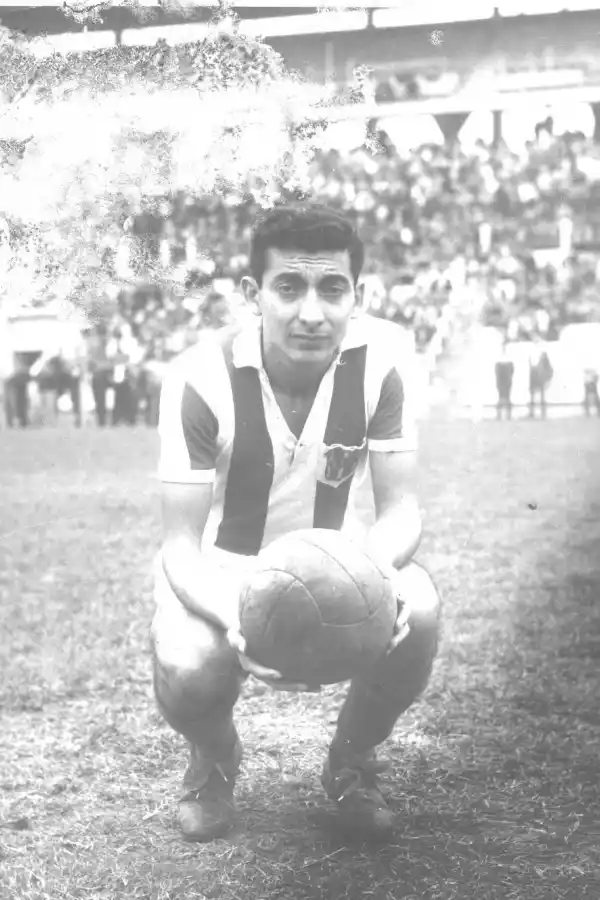 TODO POR CAROL. La rifa que vendían los hinchas para “repatriarlo”.