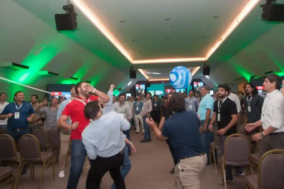 TRANSVERSAL. Aunque  el  congreso tuvo al campo  como  mentor,  los debates abarcaron intereses de todos los sectores de la sociedad: los ejes fueron Inteligencia Artificial, Sostenibilidad y Transformación Social). Hubo espacio para el trabajo, la reflexión y para la distensión.