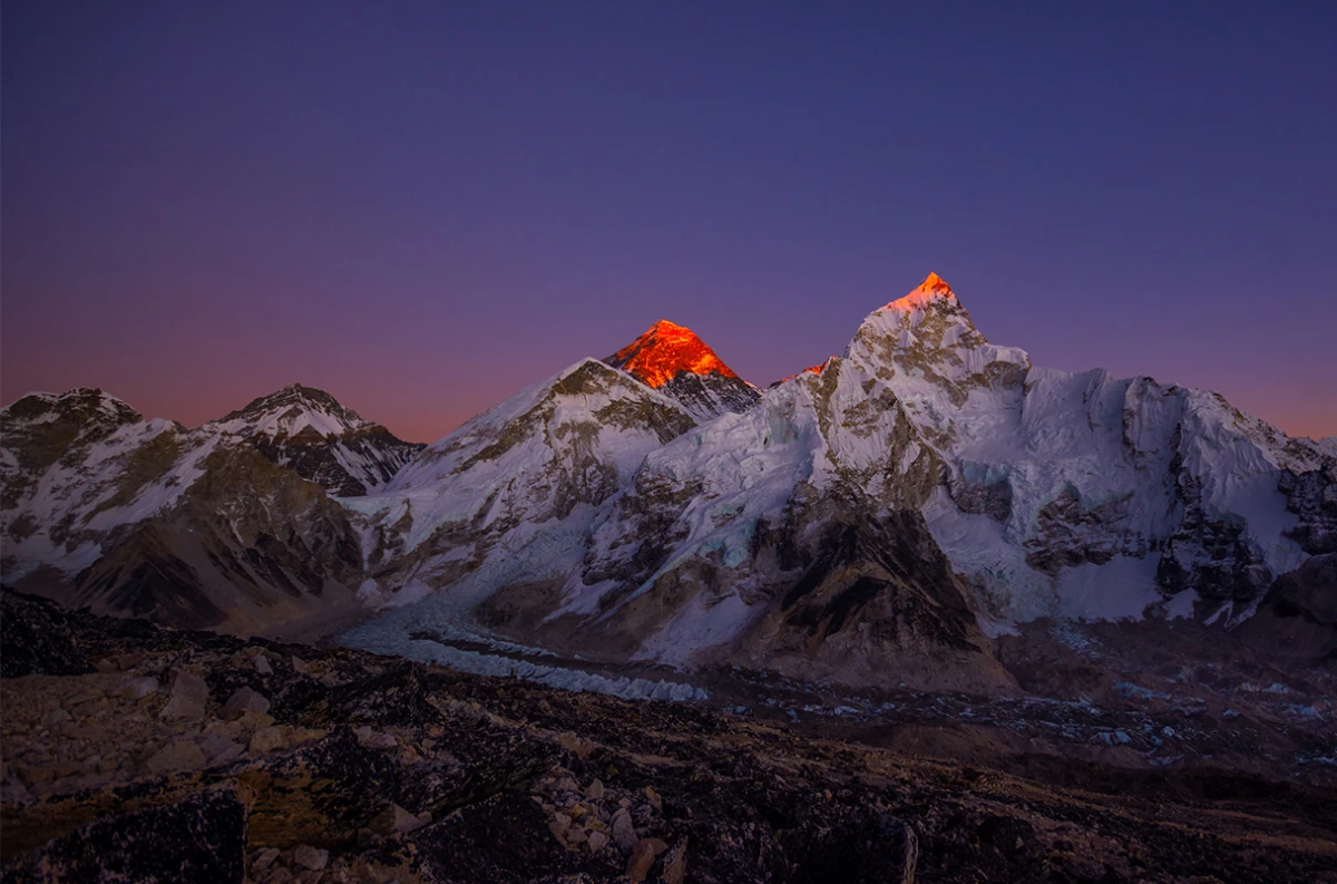 El Monte Everest es cada vez más alto.