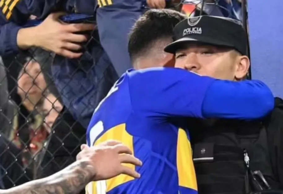 ¿Quién es el policía al que Merentiel abrazó en el festejo del gol de Boca?