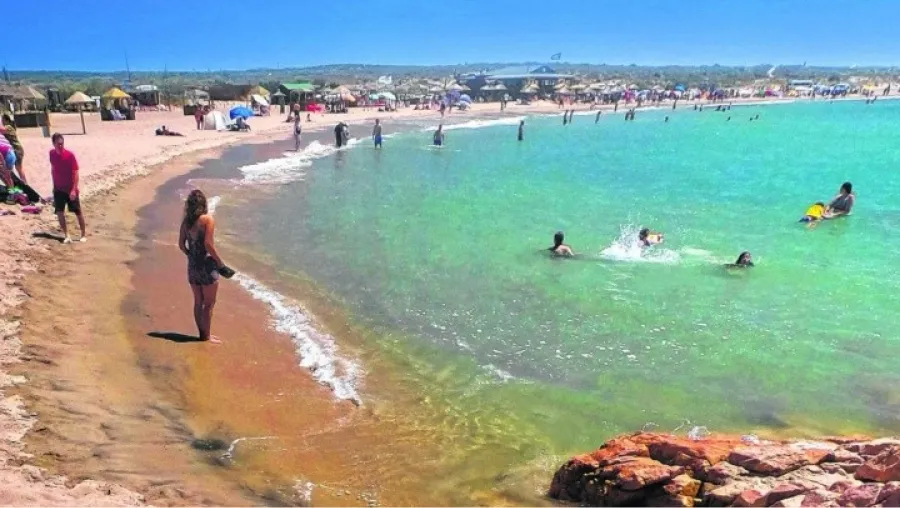 Vacaciones 2025: cuáles son las cuatro playas más baratas de Argentina para visitar en enero