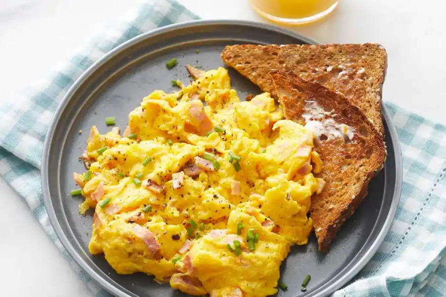 ¿Por qué algunas personas no sientan hambre en las mañanas?