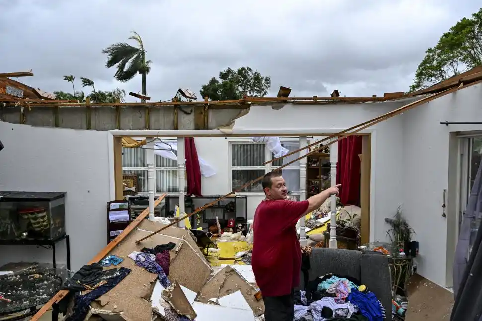 PREVIA. Tornados de menor intensidad anticipan el impacto de Milton.