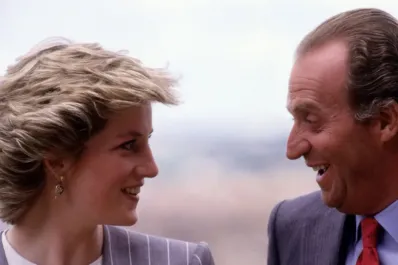 Aseguran que Lady Di tuvo un romance con el rey Juan Carlos