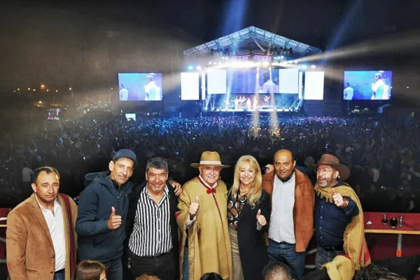 Dimes y diretes de la política: una foto de unidad en la Fiesta del Caballo