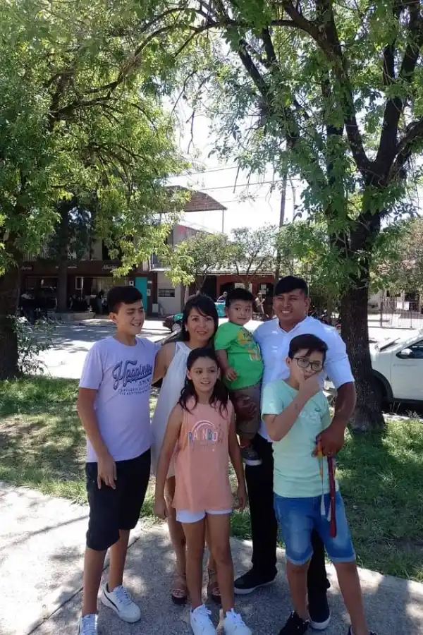 Es ciego, juega al fútbol en Atlético Tucumán, al Goalball en Sportivo Guzmán y fue convocado por la Selección Argentina