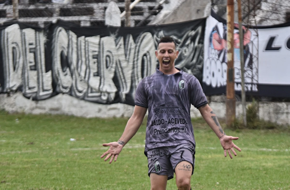 GOLEADOR. Juan Manuel Alvarenga celebra la apertura del marcador para Concepción FC.