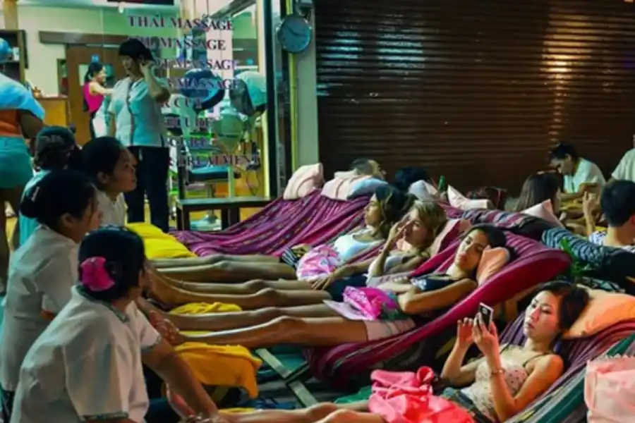 Guía Phuket: entre el paraíso tailandés, su cultura y la experiencia de tu vida