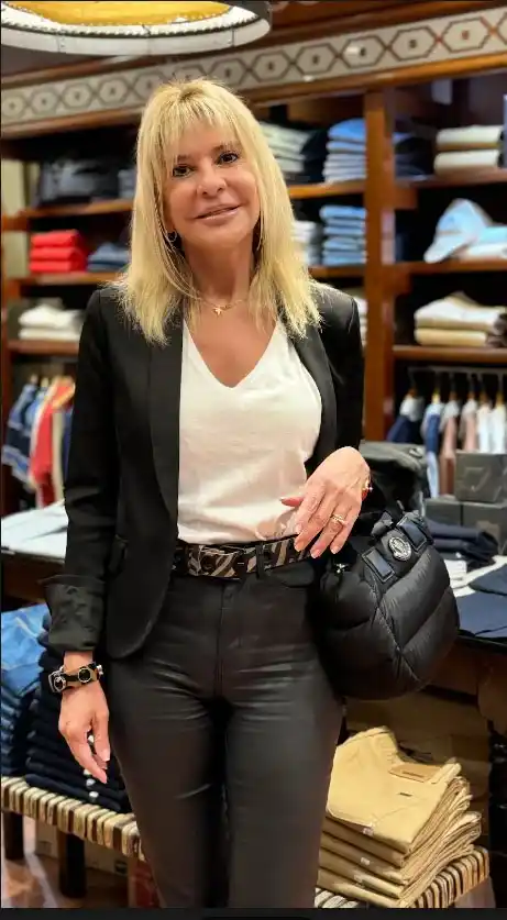 JUVENTUD. Sol Castillo optó por un vestido con color de moda.