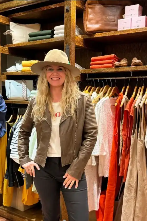 CANCHERA. Susú Ruiz posa con las prendas elegidas.