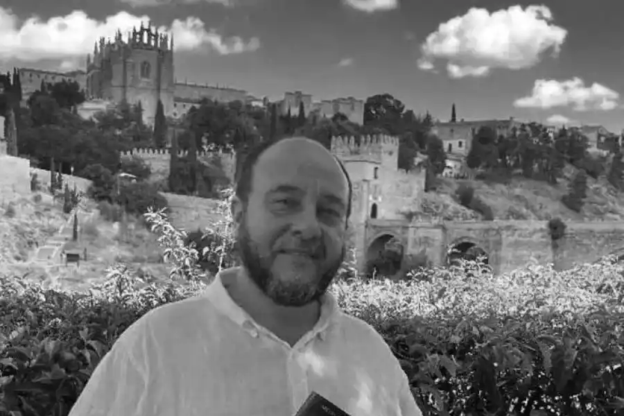 UNA VIDA EJEMPLAR. Miguel Ángel Dionisio Vivas relevó testimonios sobre la intensa labor religiosa que llevó adelante del padre Martín Martín en el libro “El santo de la bicicleta”, que se presentará el viernes.