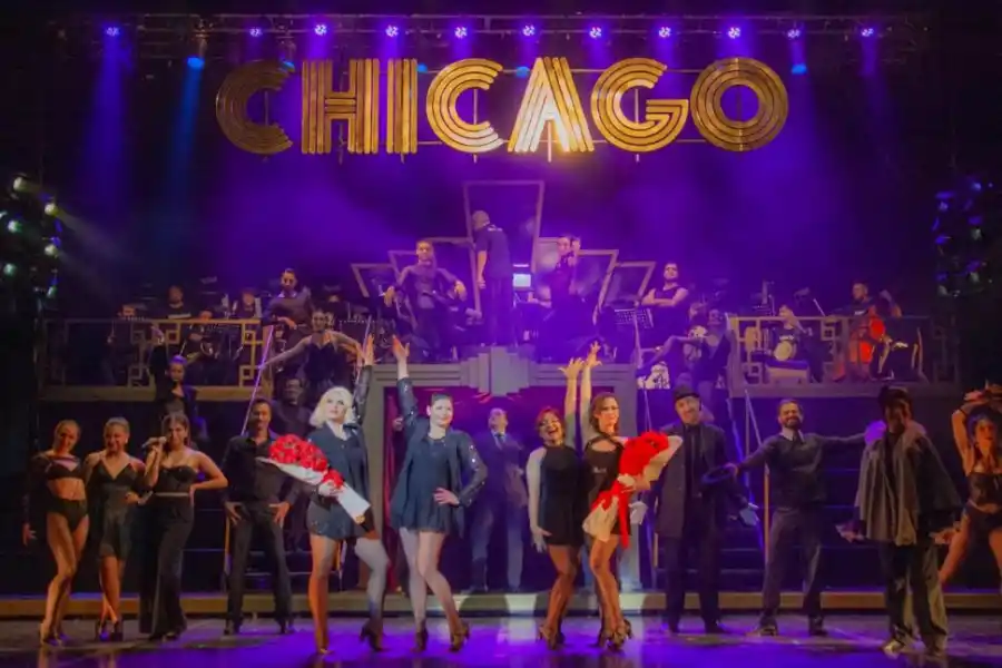 SALUDO FINAL. Carolina Terraf, Huerto Rojas Paz, Noé Andrade y Eloísa Martinez Romero.