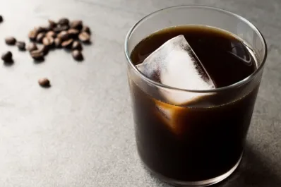 Descubrí los beneficios de tomar café con hielo en días de calor