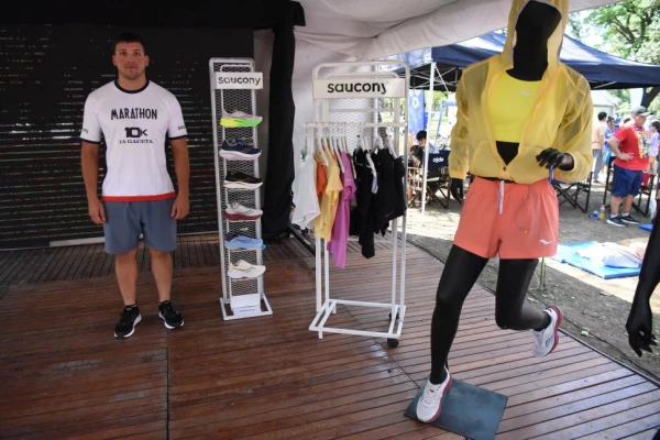 21K de LA GACETA: los stands le pusieron el toque de color a la mañana