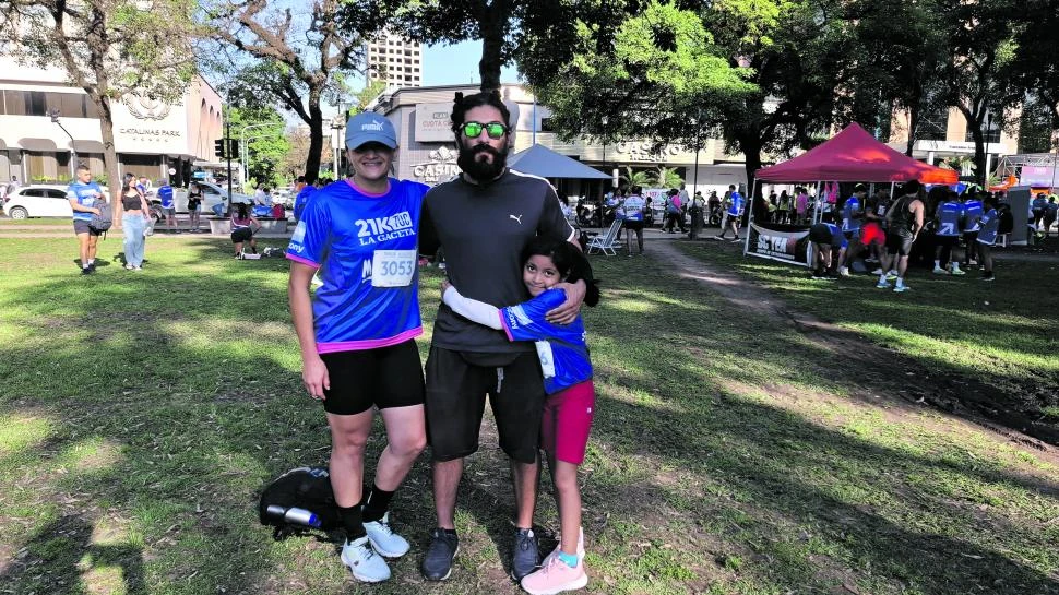 EN EQUIPO. Mariana, Juan y la pequeña Camila Borja Valor.