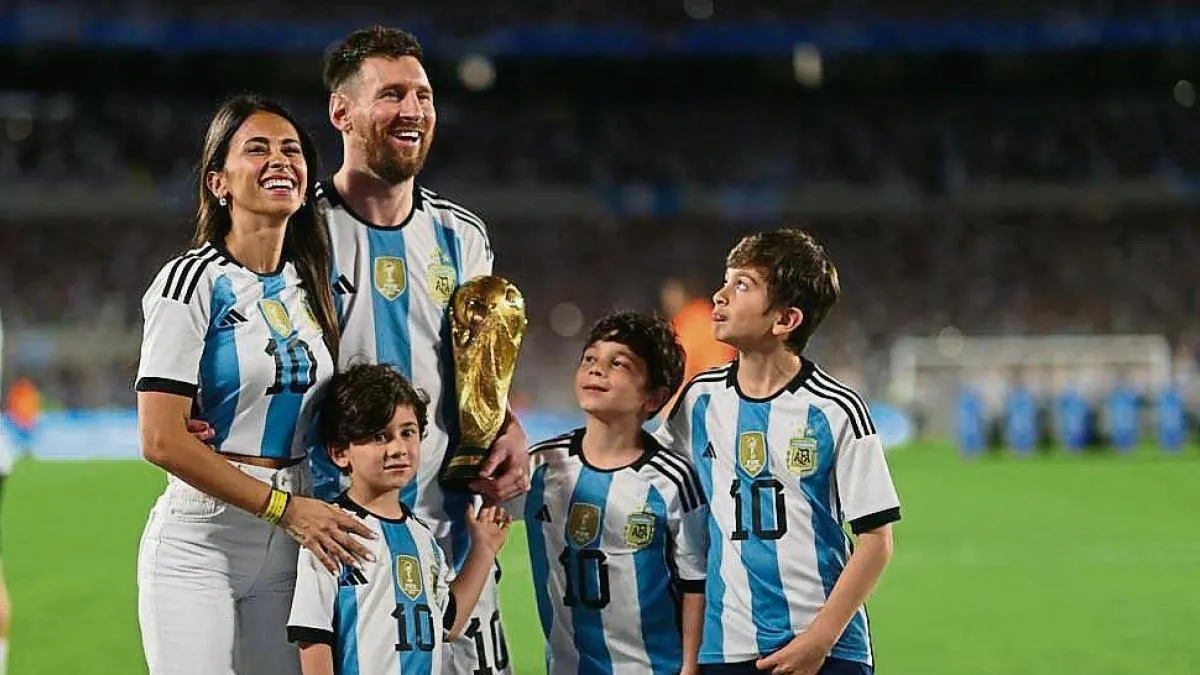 El tierno momento que protagonizó uno de los hijos de Messi, durante la goleada de Argentina a Bolivia